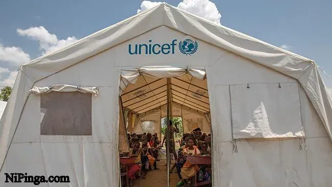 Niños en Pilón: Clases en carpas, ¡a dos meses del temblor!