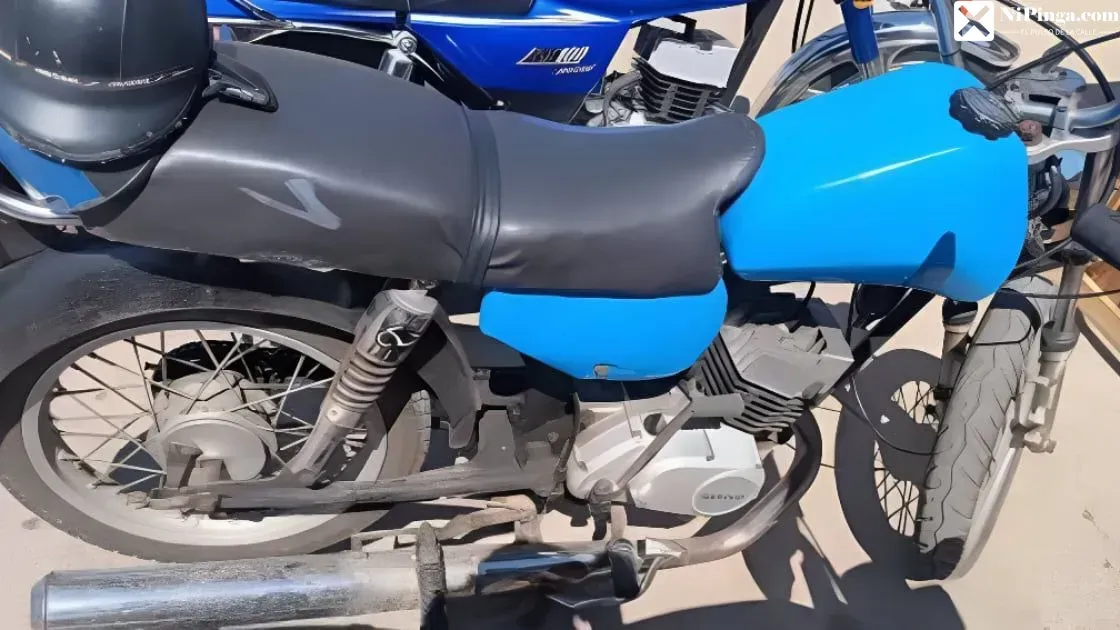 ¡Qué descaro! Taser, moto y ¡a correr!